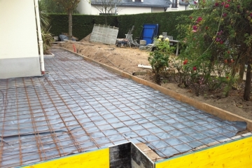 Aménagement extérieur particulier, construction d'une terrasse et plage de piscine à Nantes (44)