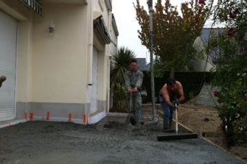 Aménagement extérieur particulier, construction d'une terrasse et plage de piscine à Nantes (44)