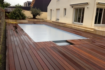 Aménagement extérieur particulier, construction d'une terrasse et plage de piscine à Nantes (44)